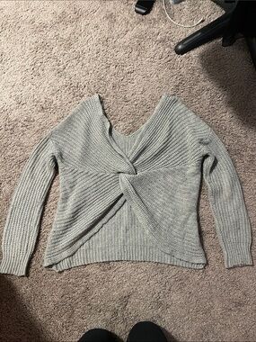 Women’s Twist Back Knit Sweater - Light Gray